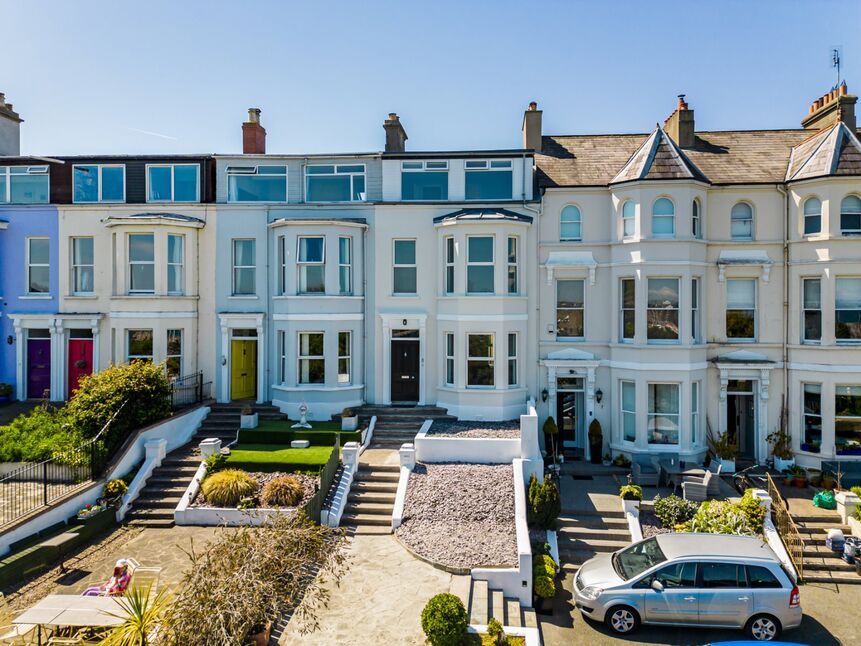 4 bedroom Mid Terrace House for sale