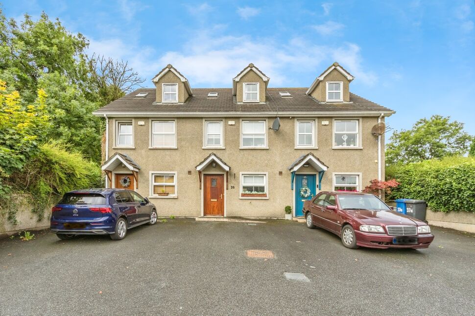 3 bedroom Mid Terrace House for sale