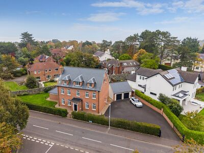 Bridge Road, 6 bedroom Detached House for sale, £825,000