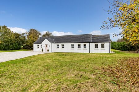 4 bedroom Detached Bungalow for sale