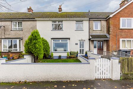 3 bedroom Mid Terrace House for sale