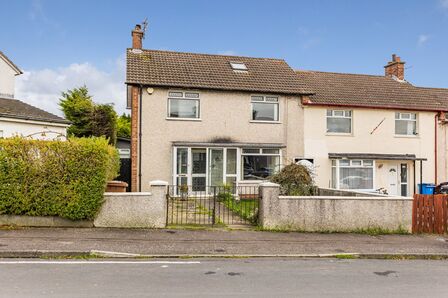 3 bedroom Mid Terrace House for sale