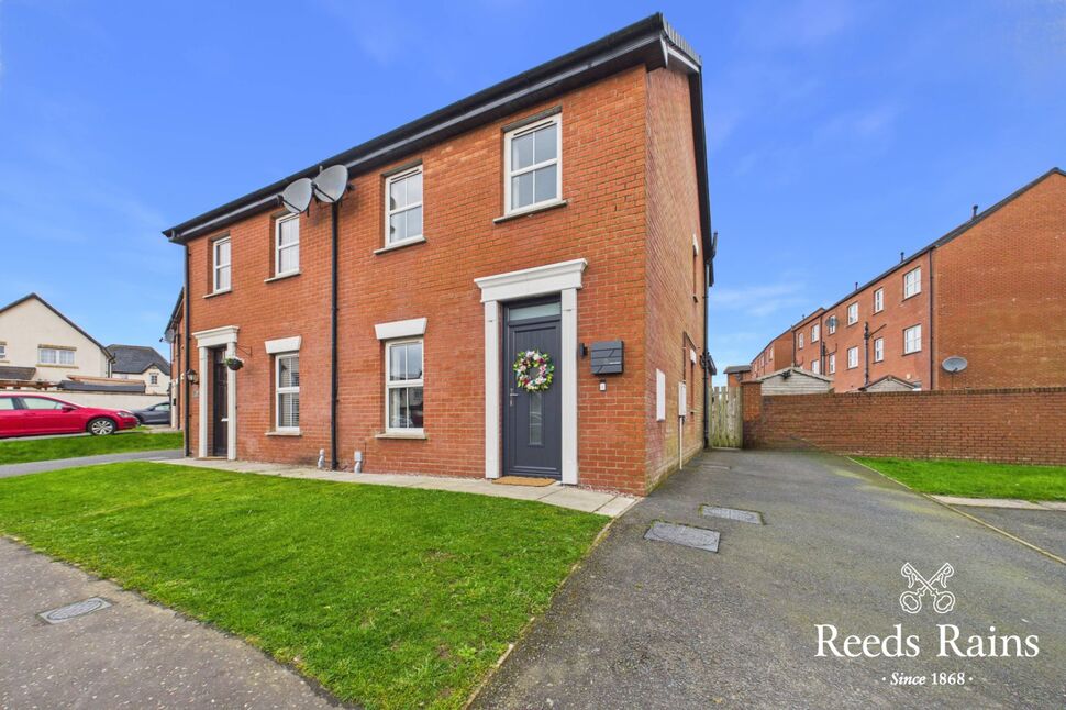 3 bedroom Semi Detached House for sale