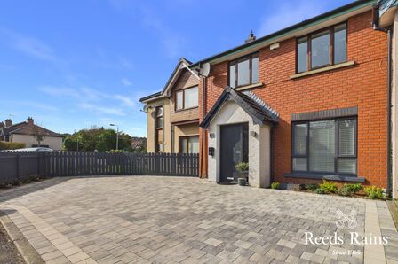 Shaftesbury Road, 4 bedroom Mid Terrace House for sale, &pound;220,000