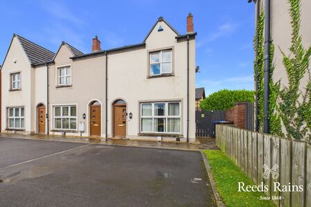 3 bedroom End Terrace House for sale