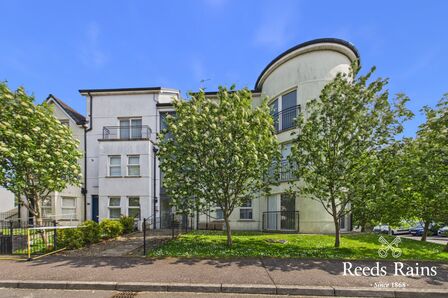 Linen Crescent, 2 bedroom Flat for sale, &pound;143,500