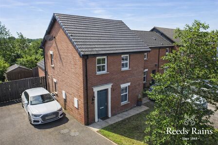 3 bedroom End Terrace House for sale