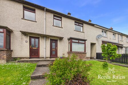 3 bedroom Mid Terrace House for sale