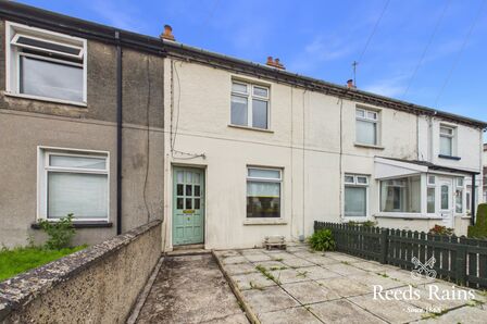 Hazelbrook Avenue, 2 bedroom Mid Terrace House for sale, &pound;109,950