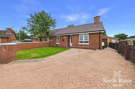 Jubilee Place, 2 bedroom Semi Detached Bungalow to rent, &pound;995 pcm