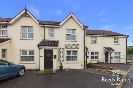 3 bedroom Mid Terrace House for sale