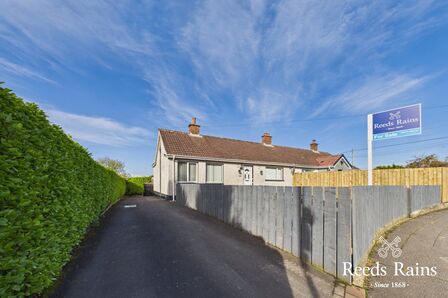 2 bedroom Semi Detached Bungalow for sale