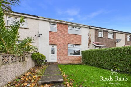 3 bedroom Mid Terrace House for sale