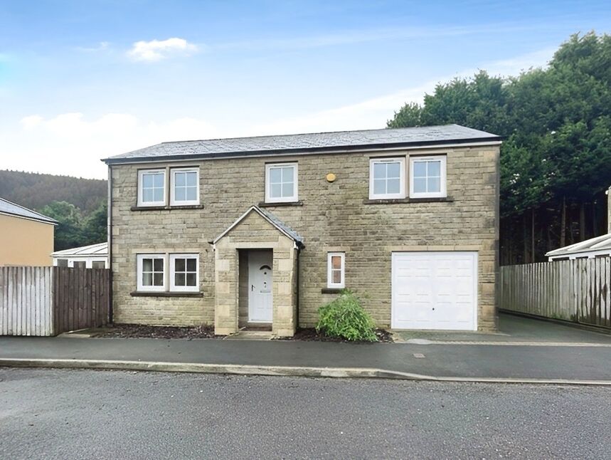 4 bedroom Detached House to rent, Ivy Place, Todmorden, OL14 £1,050 pcm