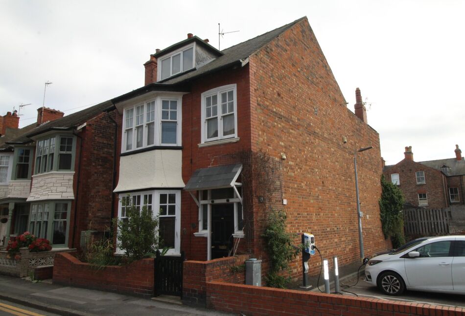 Main image of 5 bedroom Detached House for sale, North Street, Bridlington, East Yorkshire, YO15