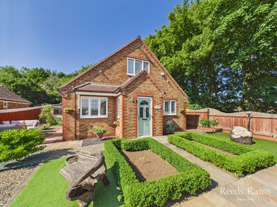 4 bedroom Detached Bungalow for sale