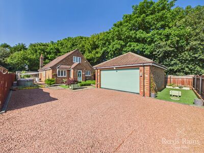 4 bedroom Detached Bungalow for sale
