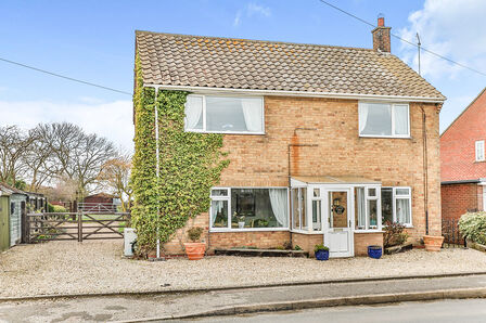 Main Street, 3 bedroom Detached House for sale, £350,000