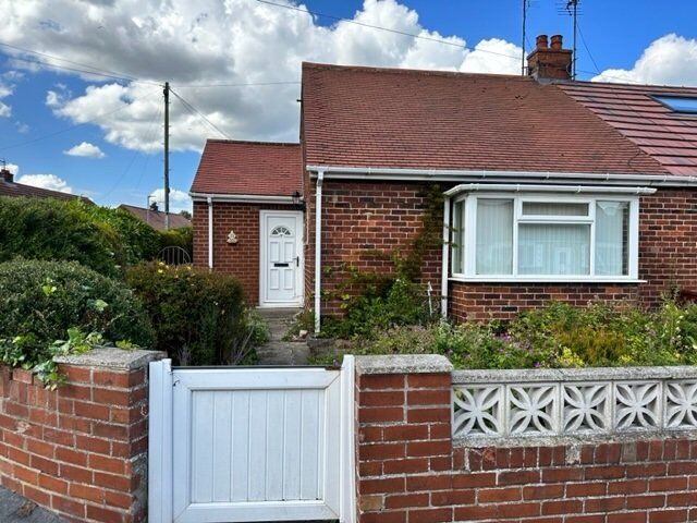 Main image of 1 bedroom Semi Detached Bungalow for sale, Bempton Crescent, Bridlington, East Riding of Yorkshi, YO16
