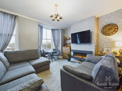 Hilderthorpe Road, 5 bedroom Mid Terrace House for sale, £199,950