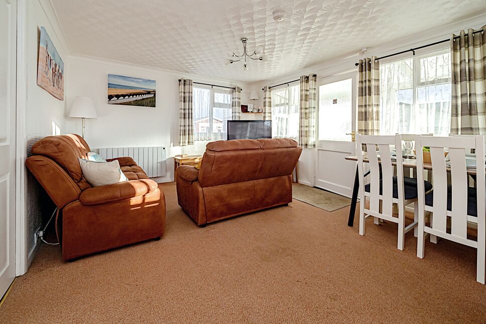 2 bedroom Detached Bungalow for sale, Wilsthorpe, Bridlington, YO15 £