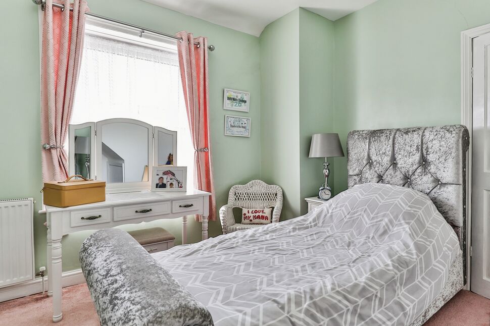 3 bedroom Semi Detached House for sale, Midway Avenue, Bridlington