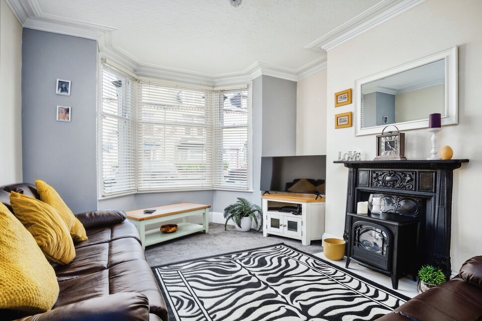 3 bedroom Semi Detached House for sale, Midway Avenue, Bridlington