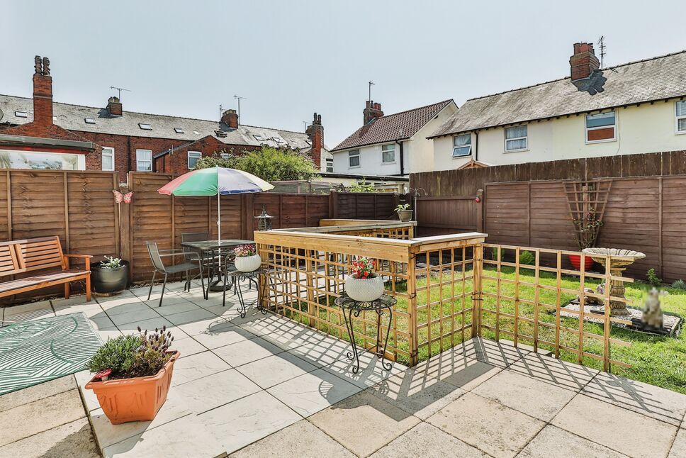 3 bedroom Semi Detached House for sale, Midway Avenue, Bridlington