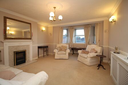 3 bedroom Flat for sale