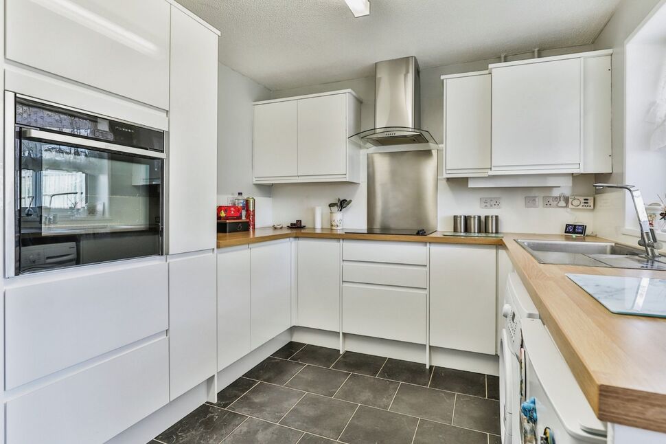 2 bedroom Semi Detached House for sale, The Lawns, Bridlington, YO16