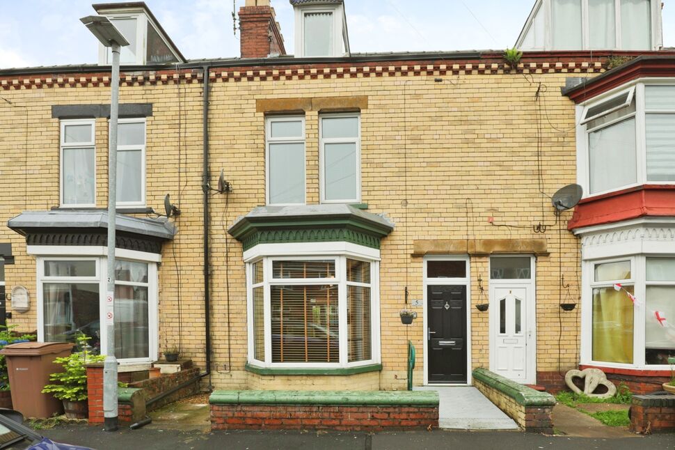 Main image of 5 bedroom Mid Terrace House for sale, Ashbourne Avenue, Bridlington, East Yorkshire, YO16