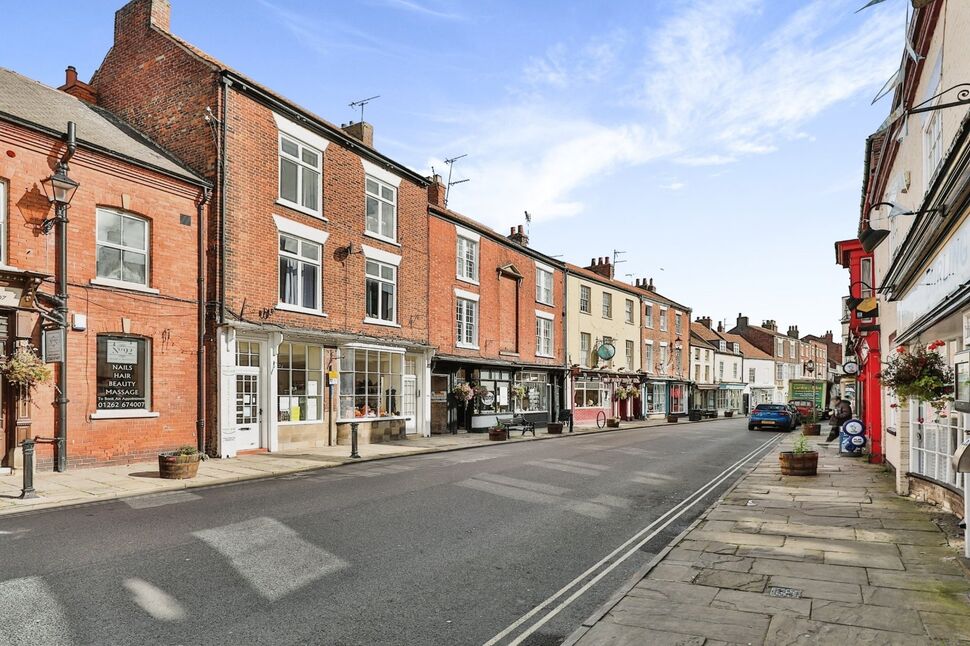 3 bedroom Mid Terrace Property for sale, High Street, Bridlington, YO16