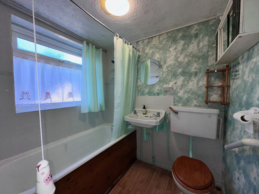 1 bedroom Semi Detached Bungalow for sale, Bempton Oval, Bridlington