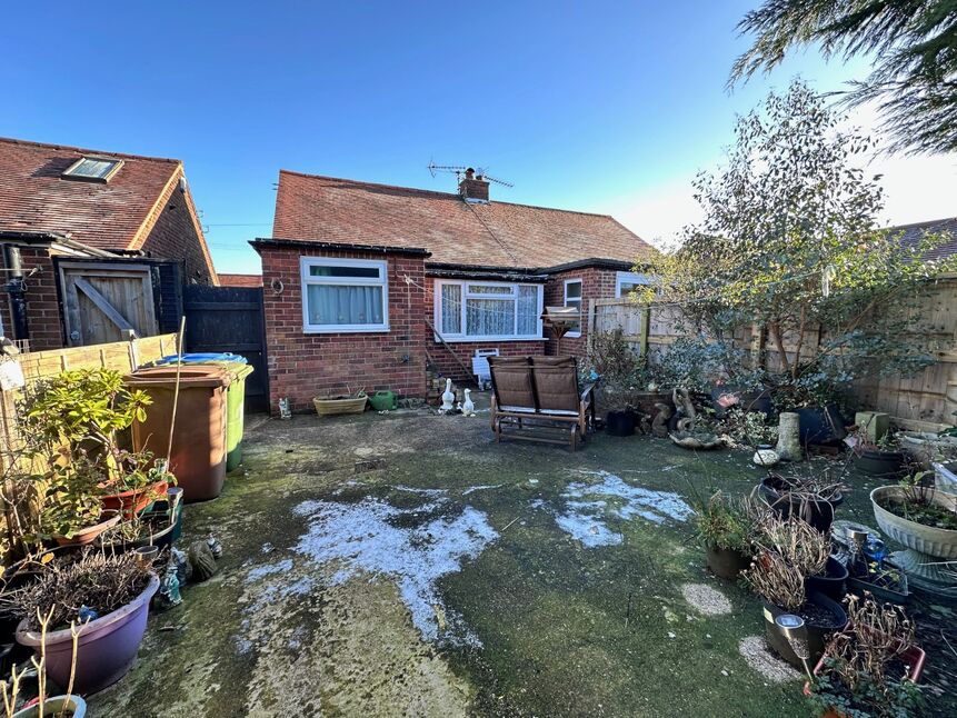 1 bedroom Semi Detached Bungalow for sale, Bempton Oval, Bridlington, YO16 £107,950