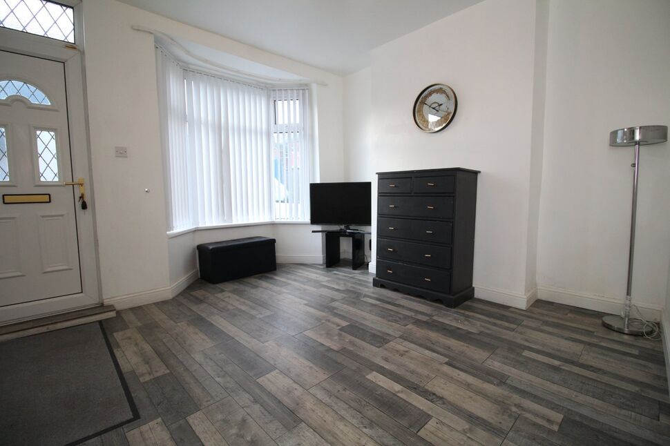 3 bedroom Mid Terrace House for sale, Bow Street, Bridlington, YO15 £