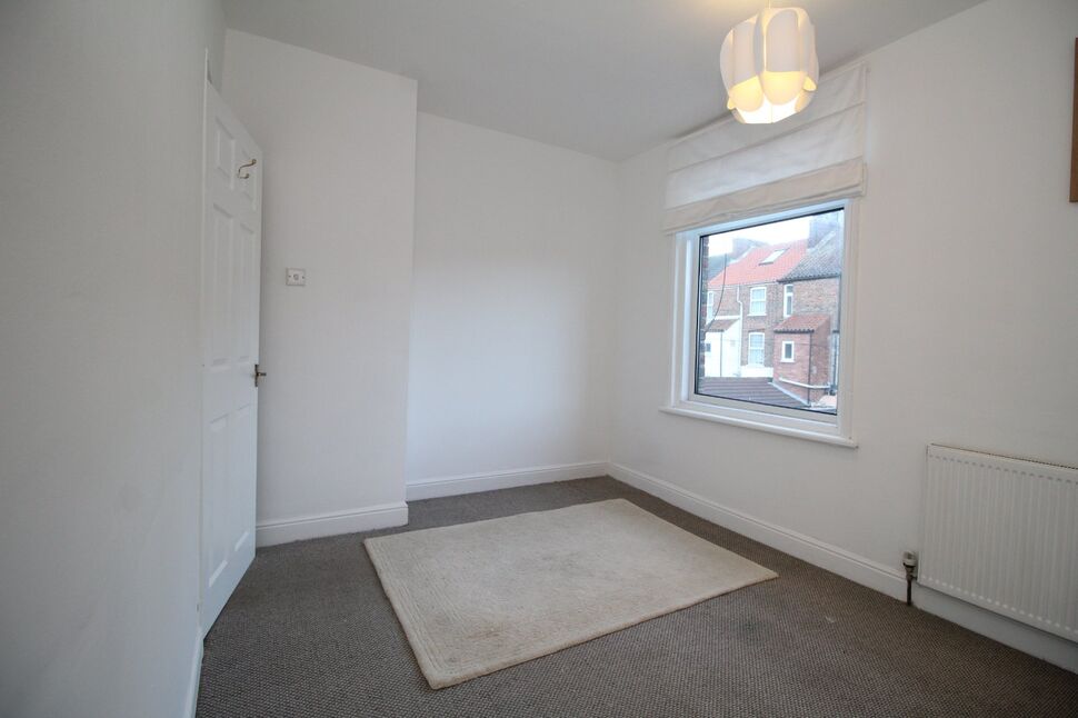 3 bedroom Mid Terrace House for sale, Bow Street, Bridlington, YO15 £