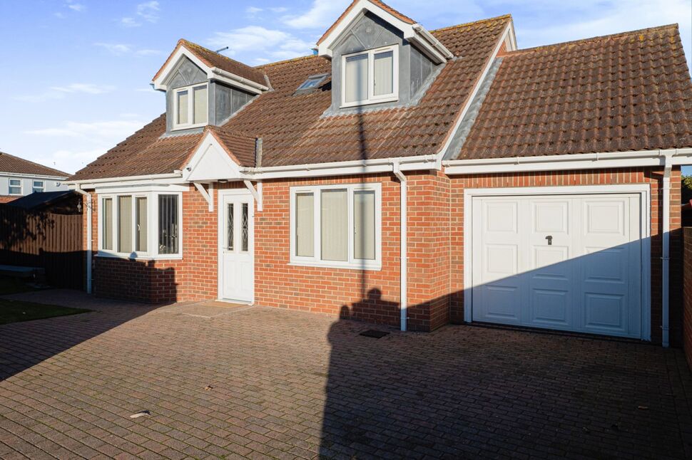 3 bedroom Detached Bungalow for sale, Bempton Lane, Bridlington, YO16