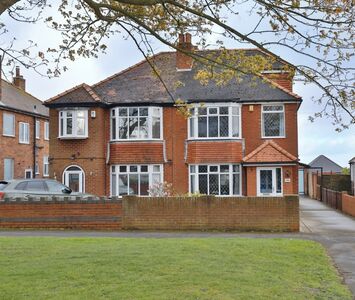 Sewerby Road, 4 bedroom Semi Detached House for sale, £295,000