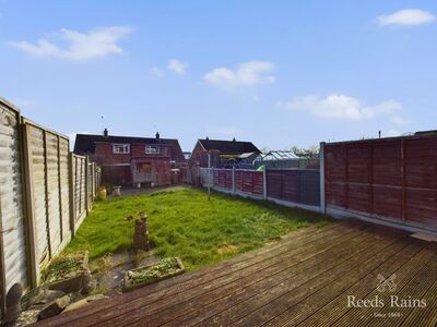 3 bedroom Mid Terrace House for sale