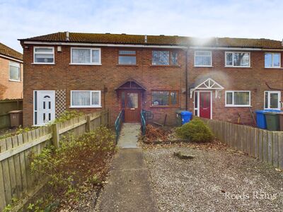 3 bedroom Mid Terrace House for sale