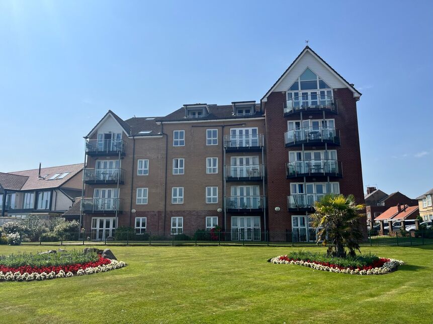 Main image of 2 bedroom  Flat for sale, St. Annes Road, Bridlington, East  Yorkshire, YO15