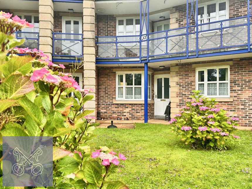 Main image of 2 bedroom  Flat for sale, Avenue Court, Westgate, East Yorkshire, YO16