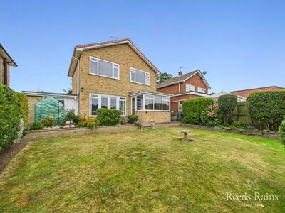 3 bedroom Detached House for sale