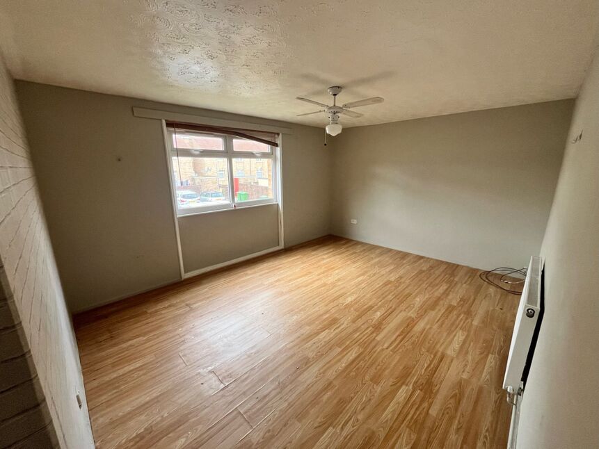 1 bedroom Flat for sale, Bronte Walk, Bridlington, YO16 £60,000