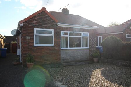 2 bedroom Semi Detached Bungalow for sale