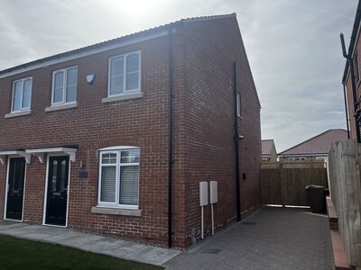 Bradley Vale, 3 bedroom Semi Detached House for sale, £215,000