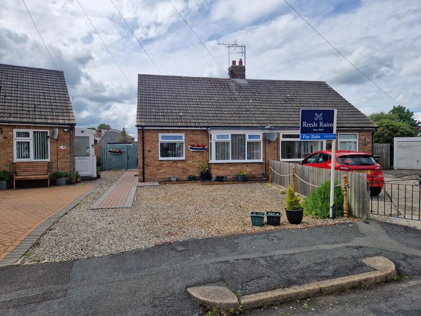 2 bedroom Semi Detached Bungalow for sale