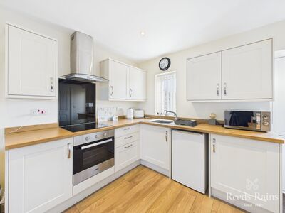 1 bedroom End Terrace Bungalow for sale