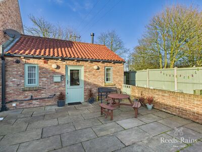 1 bedroom End Terrace Bungalow for sale