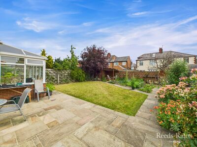 Kingsgate, 4 bedroom Detached House for sale, &pound;375,000